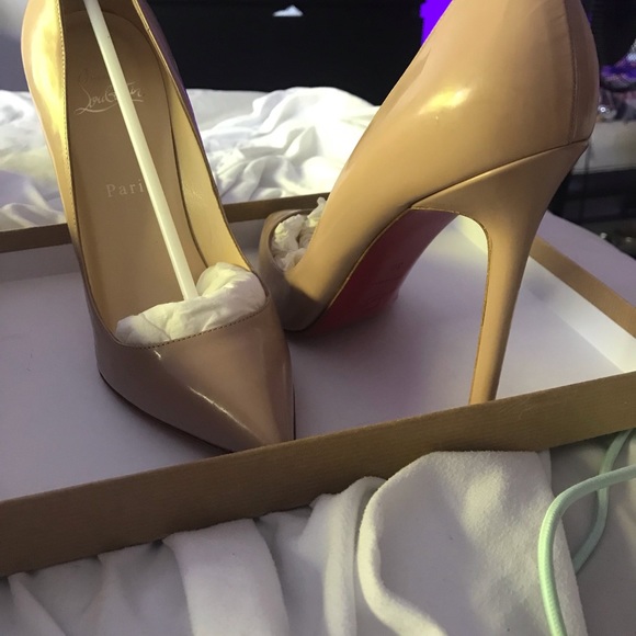 CHRISTIAN LOUBOUTINS  BN, original box, shoe bags, patent leather beige size 38 - Picture 9 of 10